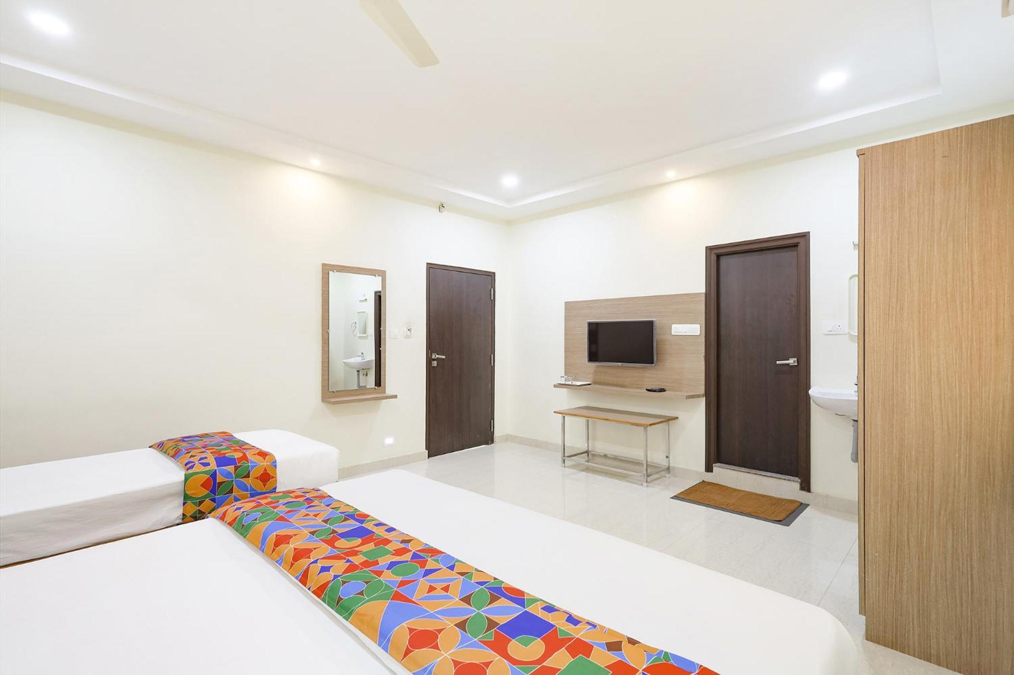 Fabhotel Karthikeya Residency - Tirupati Bus Stand - 900M Exteriör bild