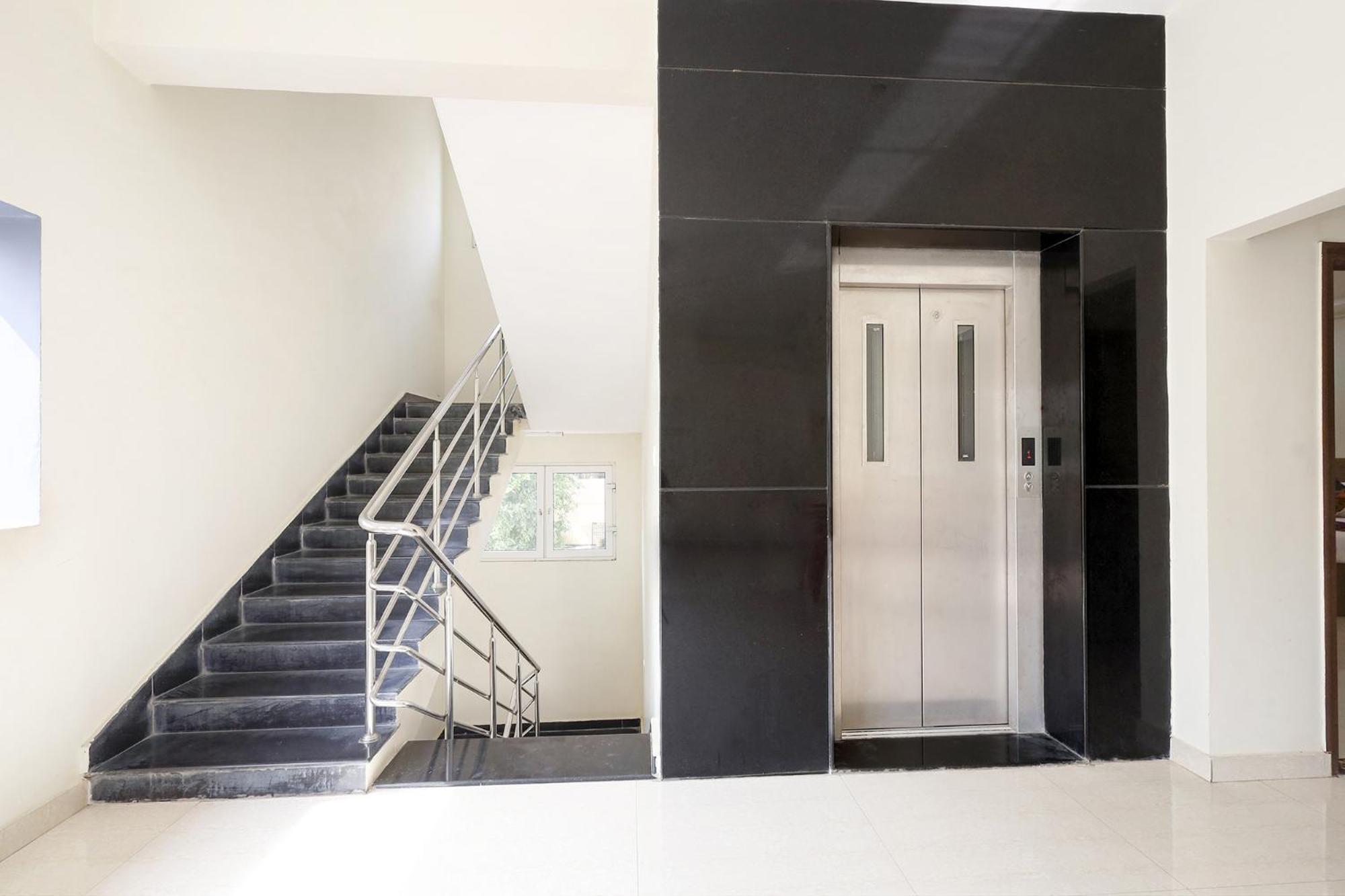 Fabhotel Karthikeya Residency - Tirupati Bus Stand - 900M Exteriör bild